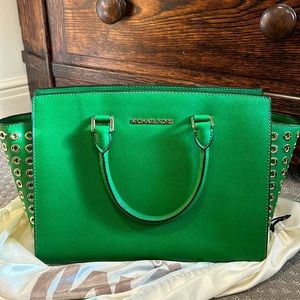 Michael Kors hand bag with duster